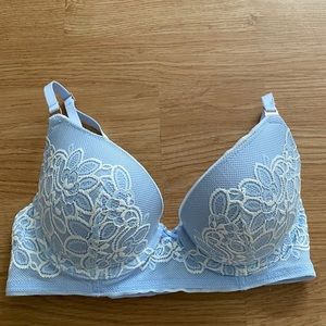 NWOT AERIE DAY TO PLAY PUSH-UP BRA
